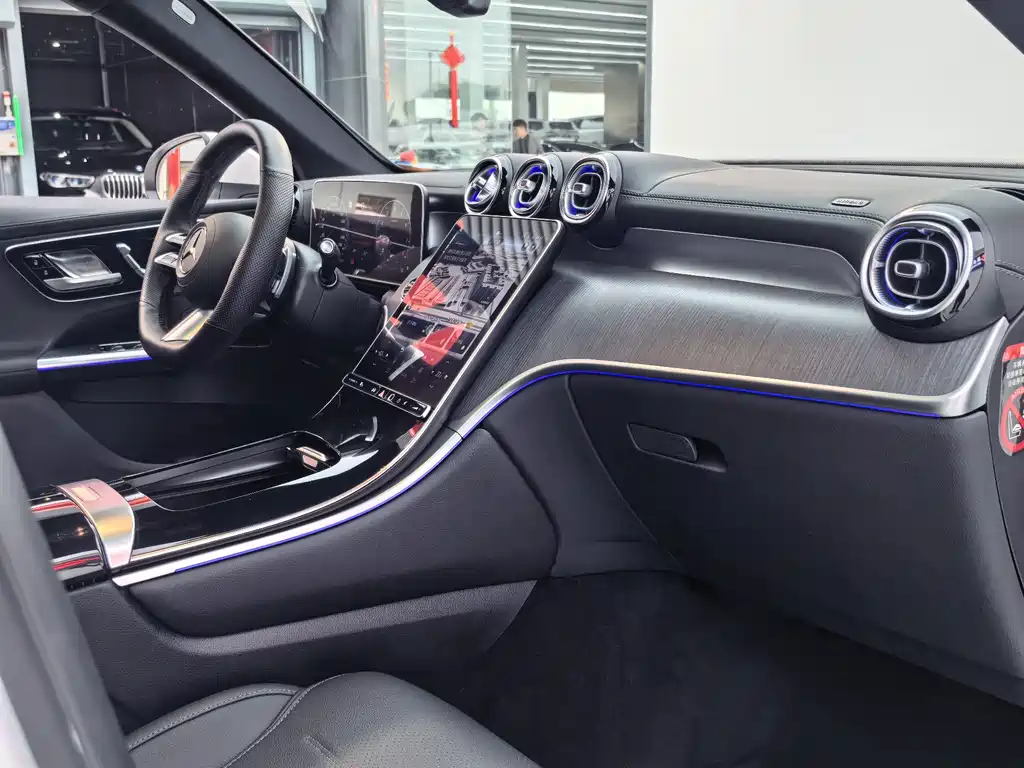 Mercedes-Benz GLC 2024 facelift GLC 260 L 4MATIC luxury model 5 seats купить на сайте DeffCars