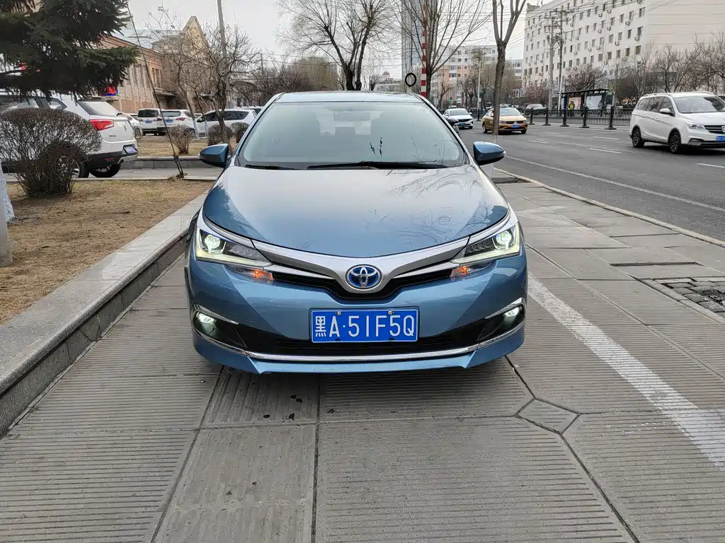 Corolla 2016 Dual Engine 1.8L E-CVT Leading Edition купить на сайте DeffCars