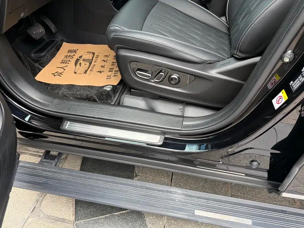 Trumpchi GS8 2022 Pilot Series 2.0TGDI Two-wheel drive Premium Edition (seven seats) купить на сайте DeffCars