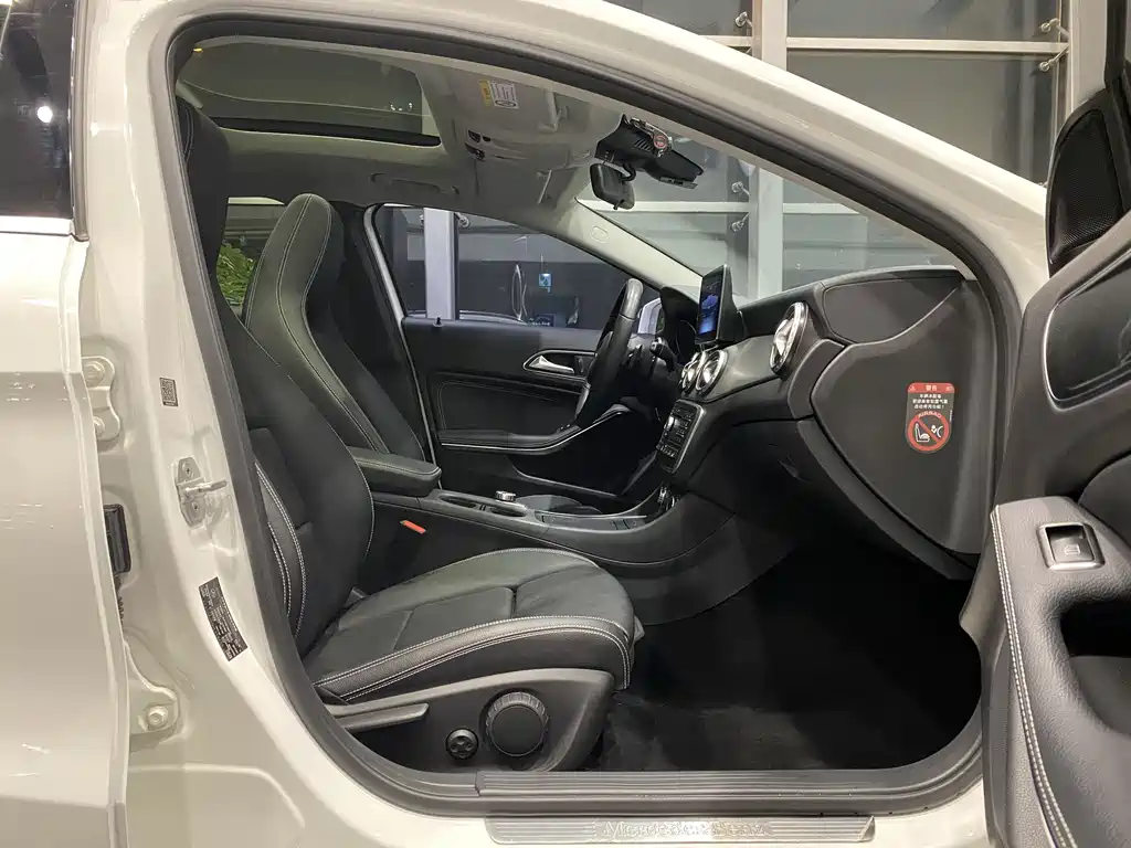 Mercedes-Benz GLA 2016 GLA 220 4MATIC Fashion Model купить на сайте DeffCars