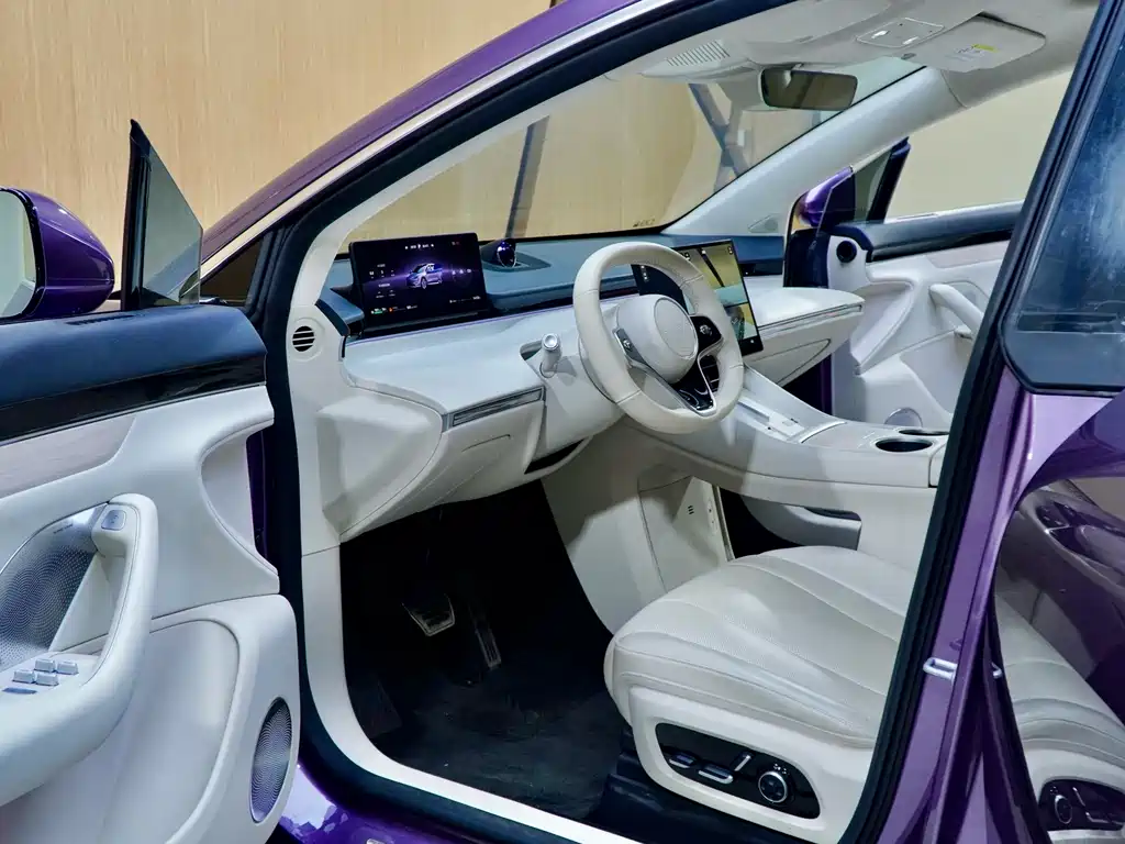 Zhijie R7 2025 extended range 251km Max купить на сайте DeffCars