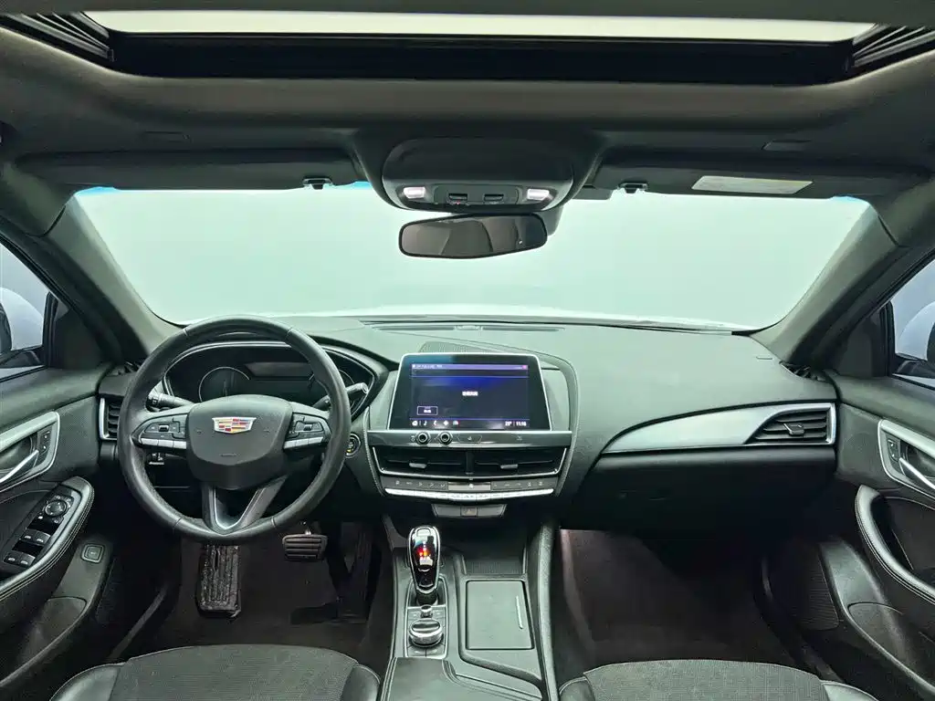 Cadillac CT5 2021 28T Fashion Model купить на сайте DeffCars