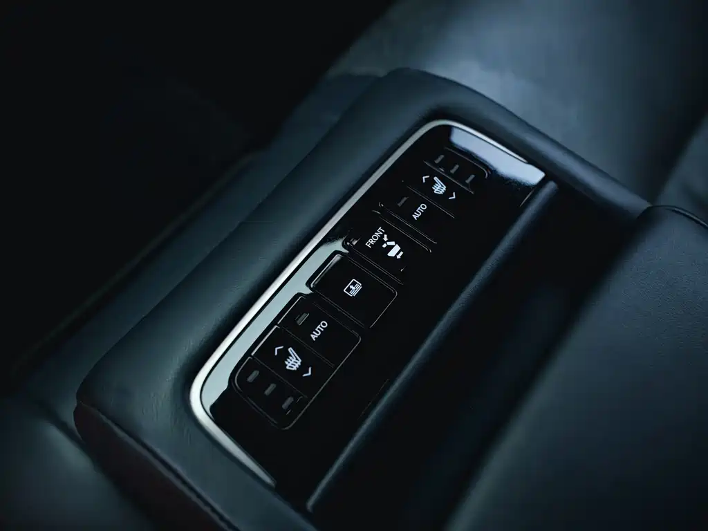 Lexus LS 2018 500h F SPORT National V купить на сайте DeffCars