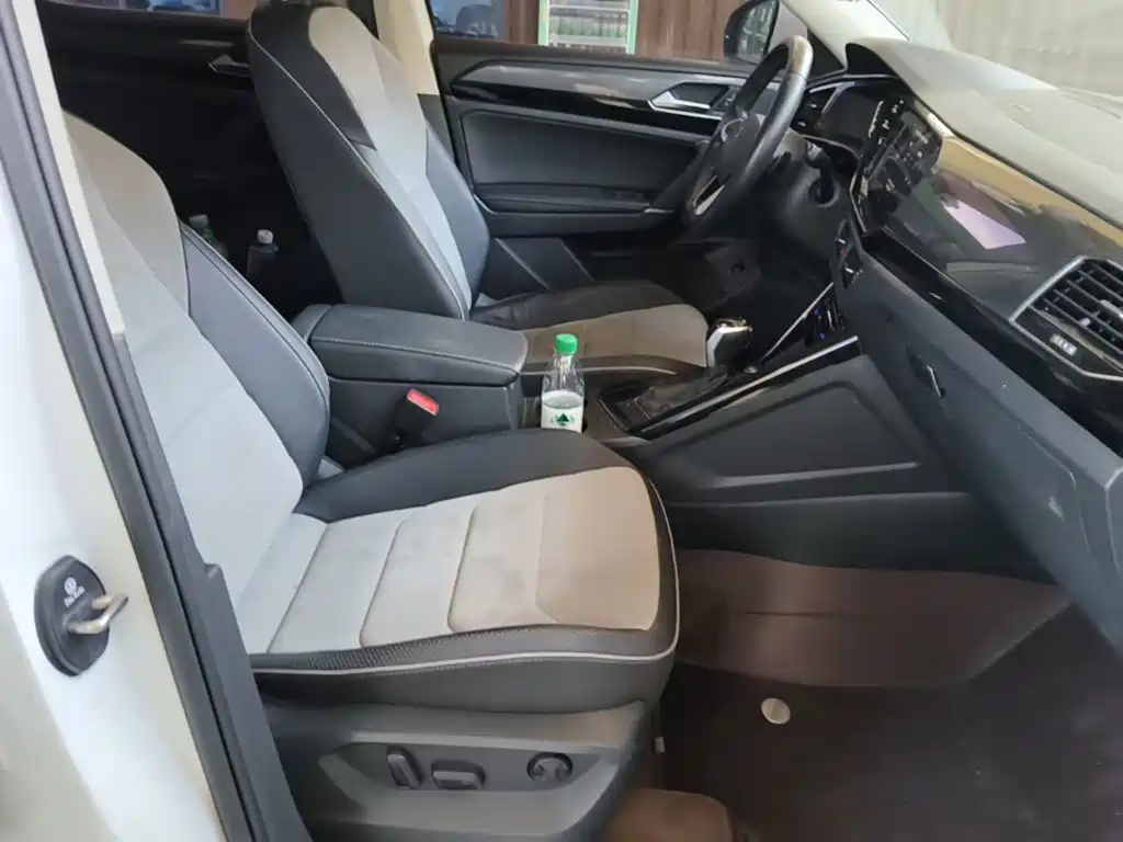 Tyron X 2020 330TSI 2WD Premium Zhilian Edition купить на сайте DeffCars