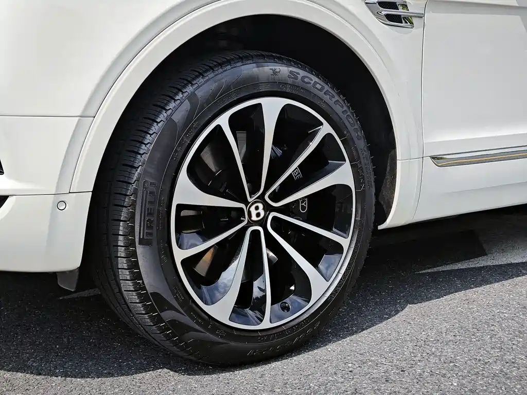 Bentayga 2018 4.0T V8 купить на сайте DeffCars