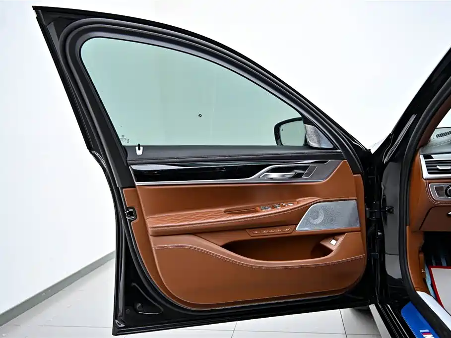 BMW 7 Series 2019 facelift 740Li xDrive Executive M Sports Package купить на сайте DeffCars