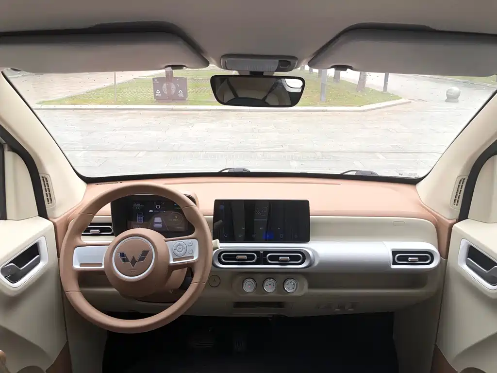 Hongguang MINIEV 2024 third generation 215km advanced version купить на сайте DeffCars