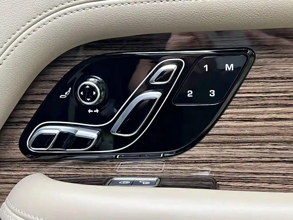 Range Rover 2019 3.0 SC V6 Legendary Extended Edition купить на сайте DeffCars