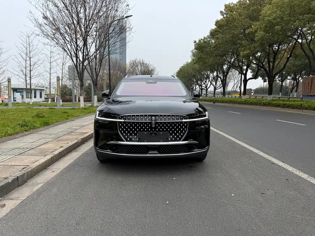 Voyager 2023 2.0T four-wheel drive Zunrui version купить на сайте DeffCars