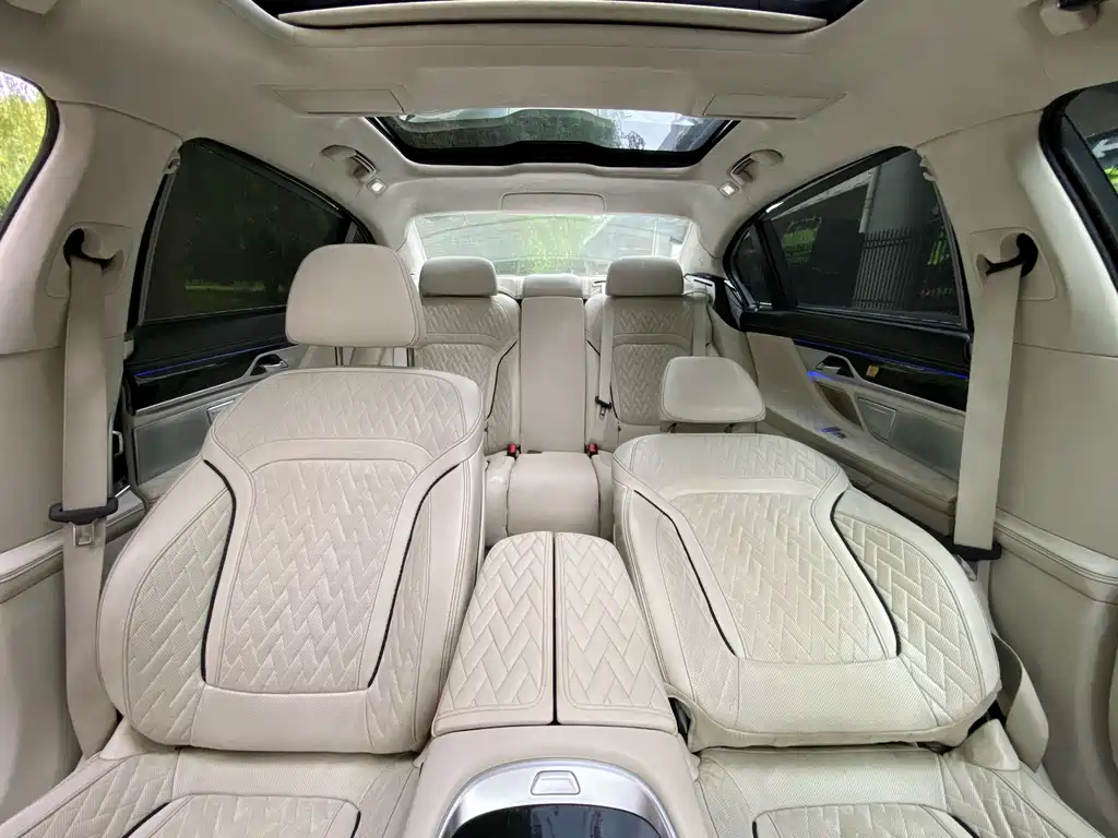 BMW 7 Series 2022 740Li xDrive Executive Luxury Package купить на сайте DeffCars