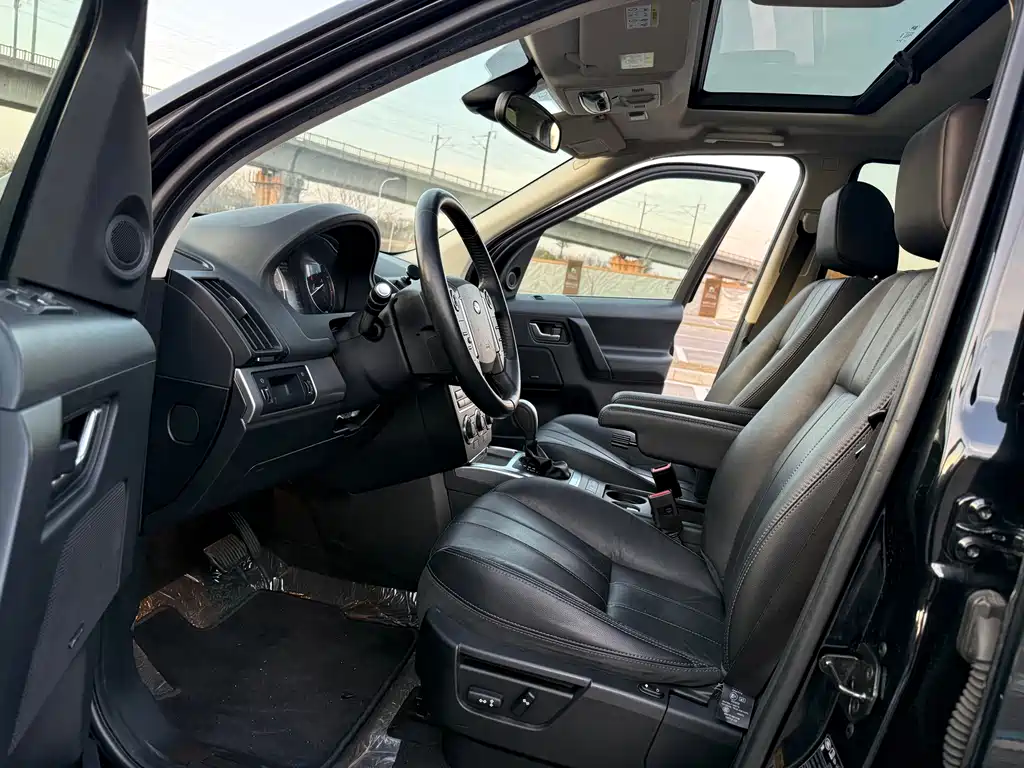 Freelander 2 2013 2.0T Si4 SE gasoline version купить на сайте DeffCars