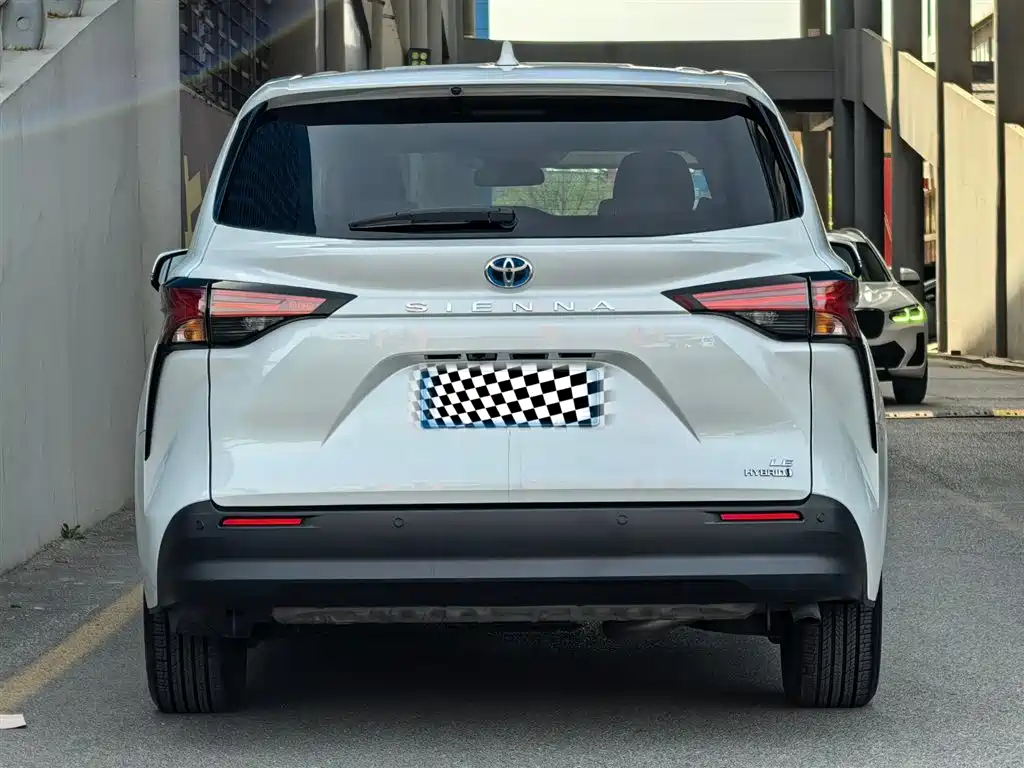 SIENNA 2021 2.5L Hybrid Comfort Edition купить на сайте DeffCars