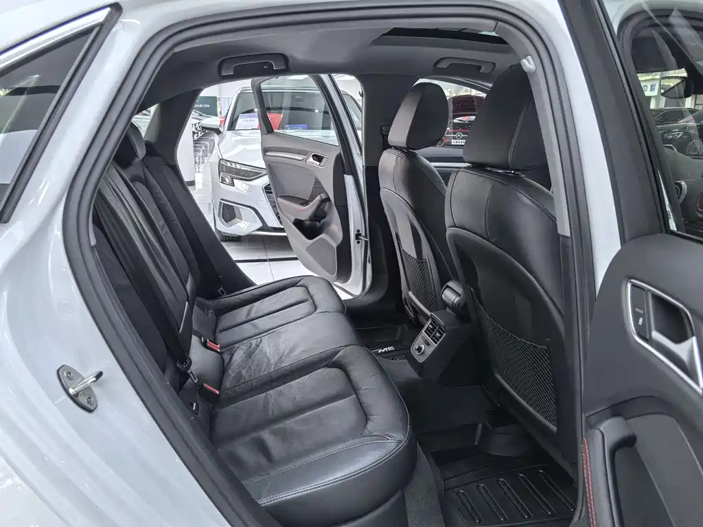 Audi A3 2018 30th Anniversary Limousine 40 TFSI Fashion Model купить на сайте DeffCars