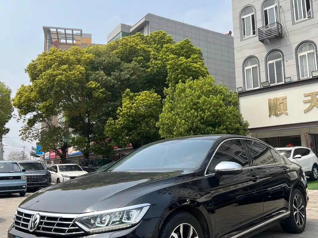 Magotan 2019 330TSI DSG luxury model National VI купить на сайте DeffCars