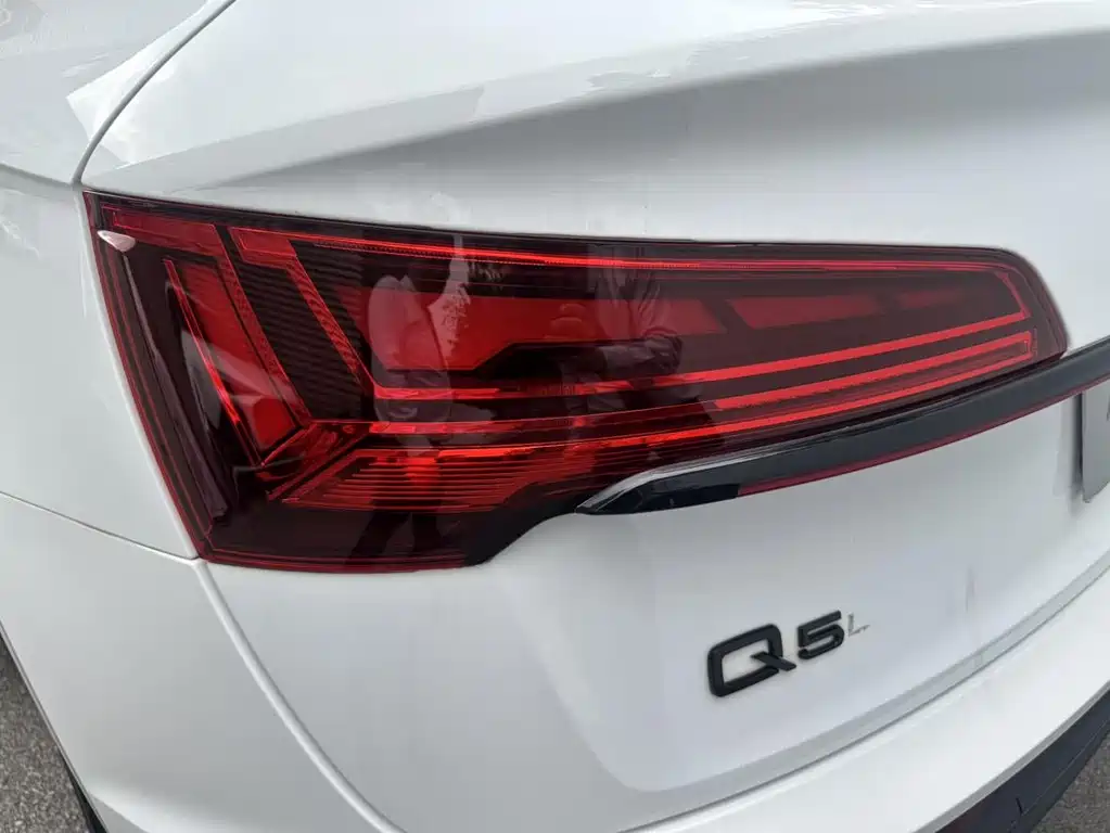 Audi Q5L Sportback 2021 40 TFSI luxury model купить на сайте DeffCars