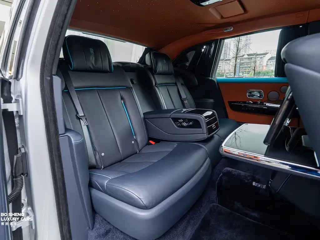 Phantom 2018 6.7T standard wheelbase version купить на сайте DeffCars