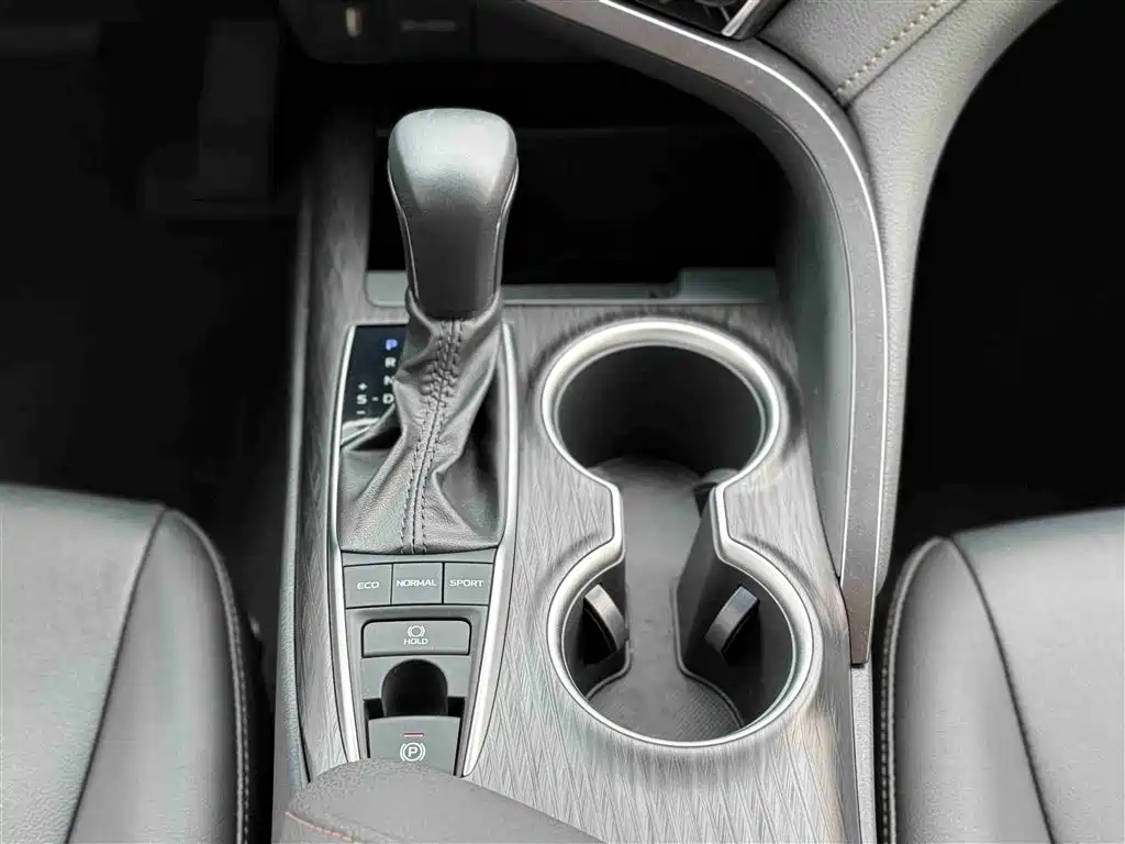 Camry 2023 2.5G Deluxe Edition купить на сайте DeffCars