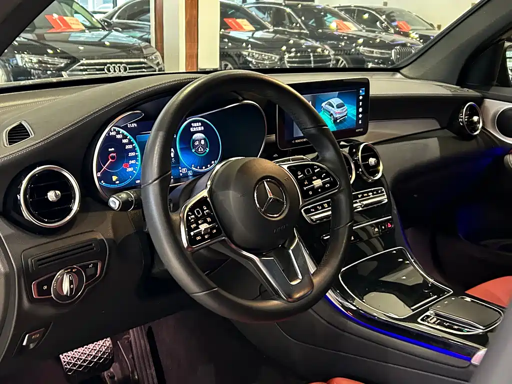 Mercedes-Benz GLC Coupe 2023 GLC 260 4MATIC Coupe SUV купить на сайте DeffCars