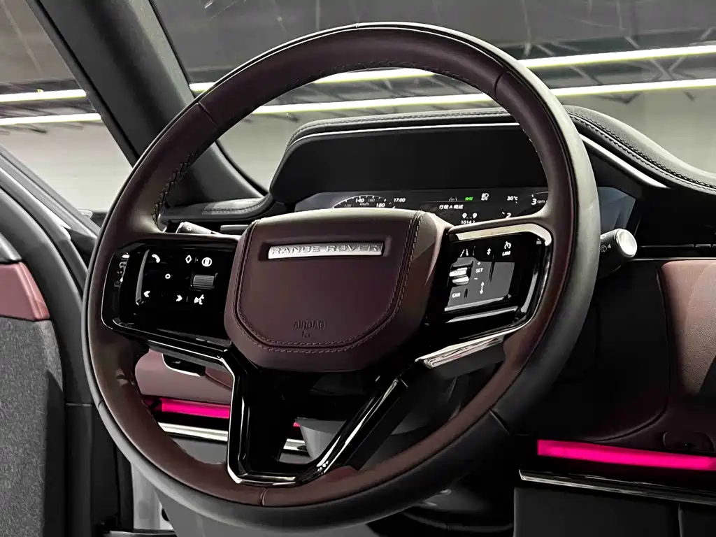 Range Rover Sport 2024 400PS Dynamic SE купить на сайте DeffCars