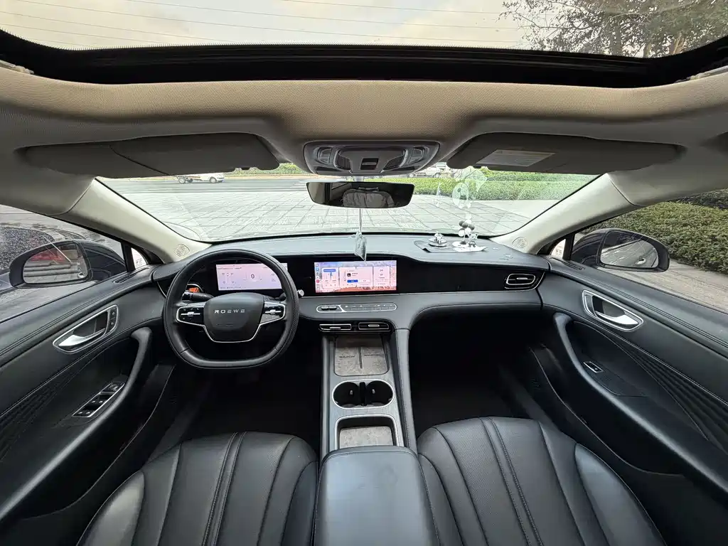Roewe D7 2023 DMH 125km beyond version купить на сайте DeffCars