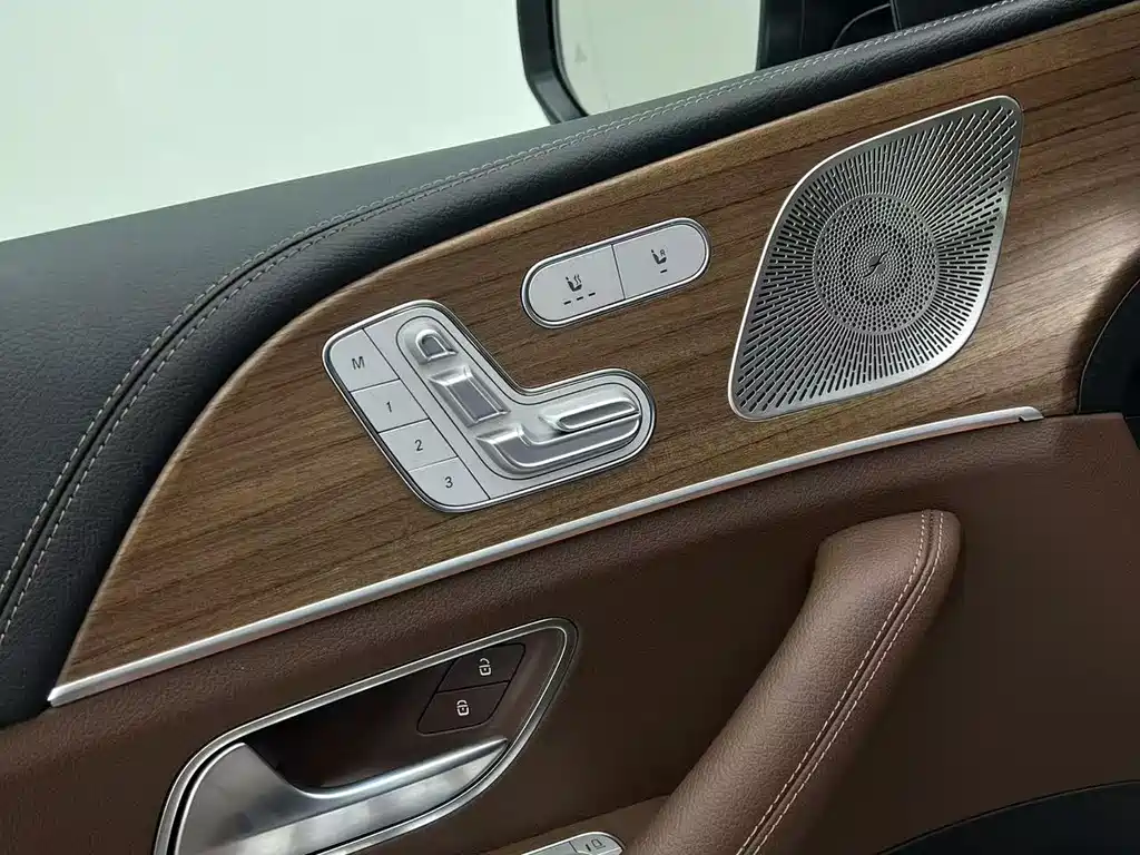 Mercedes-Benz GLE New Energy 2024 GLE 400 e 4MATIC купить на сайте DeffCars