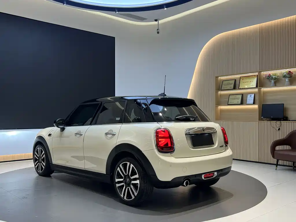 MINI 2019 1.5T COOPER Artist Five-Door Edition купить на сайте DeffCars