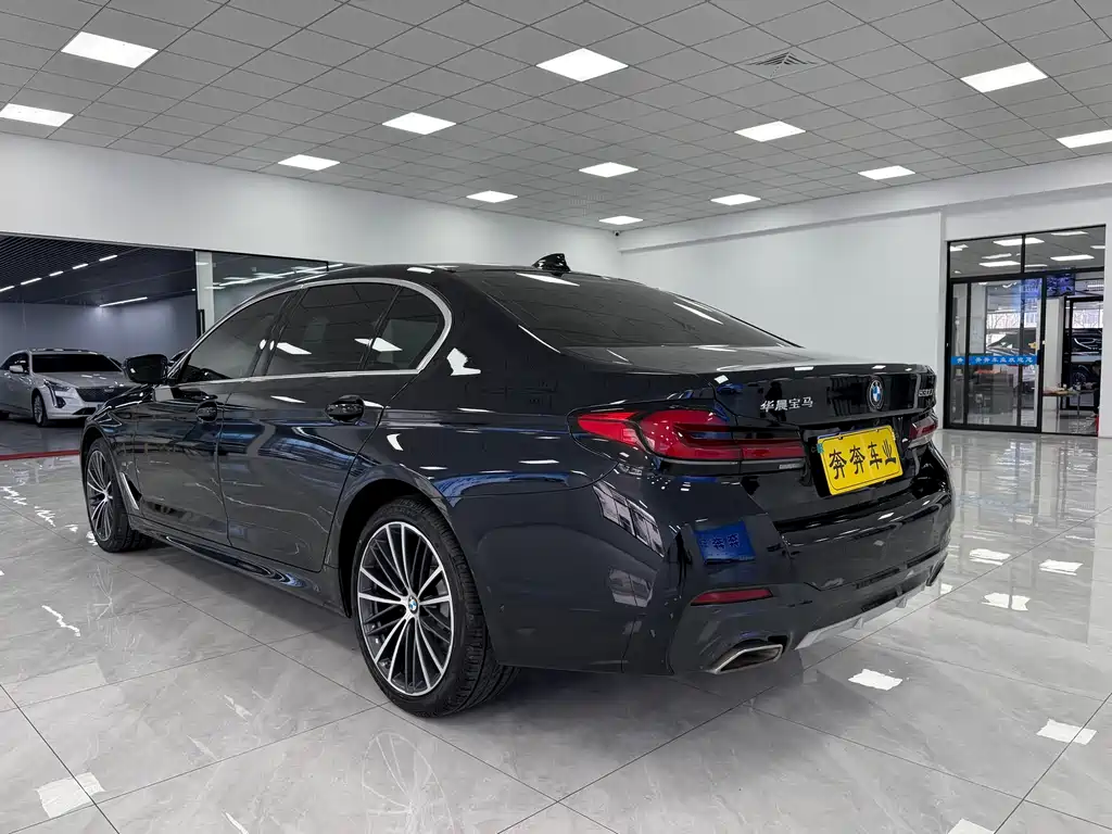 BMW 5 Series 2022 530Li Leading M Sports Package купить на сайте DeffCars