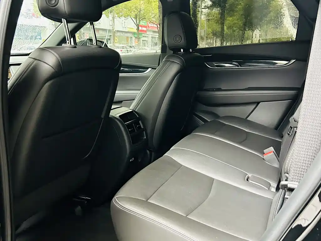 Cadillac XT5 2023 2.0T two-wheel drive fashion model купить на сайте DeffCars