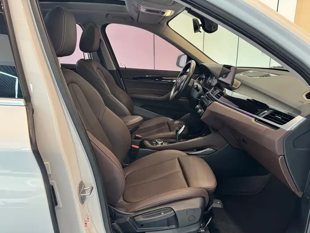 BMW X1 2020 sDrive20Li Exclusive Model купить на сайте DeffCars
