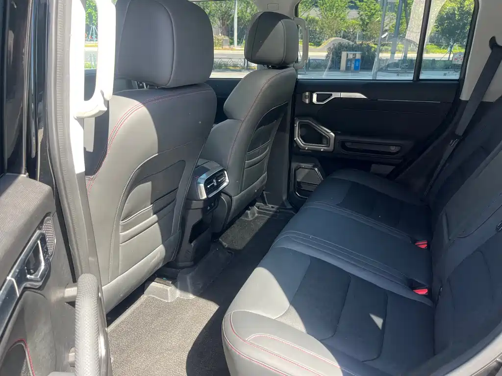 Jietu Traveler 2023 2.0T four-wheel drive crossover PRO купить на сайте DeffCars