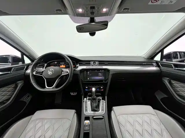 Magotan 2023 2 million commemorative edition 330TSI DSG leading model купить на сайте DeffCars