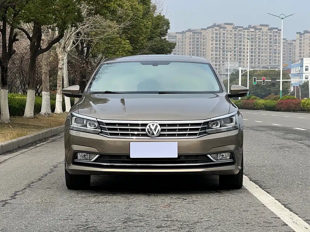 Passat 2017 330TSI DSG Royal Edition купить на сайте DeffCars