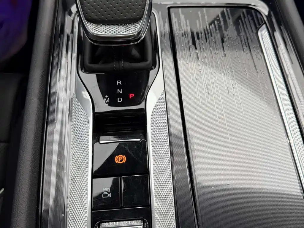 Hongqi H6 2023 2.0T Zhishang Edition купить на сайте DeffCars