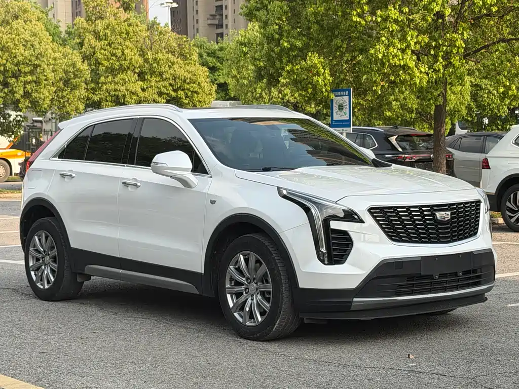 Cadillac XT4 2020 28T two-wheel drive leading model купить на сайте DeffCars