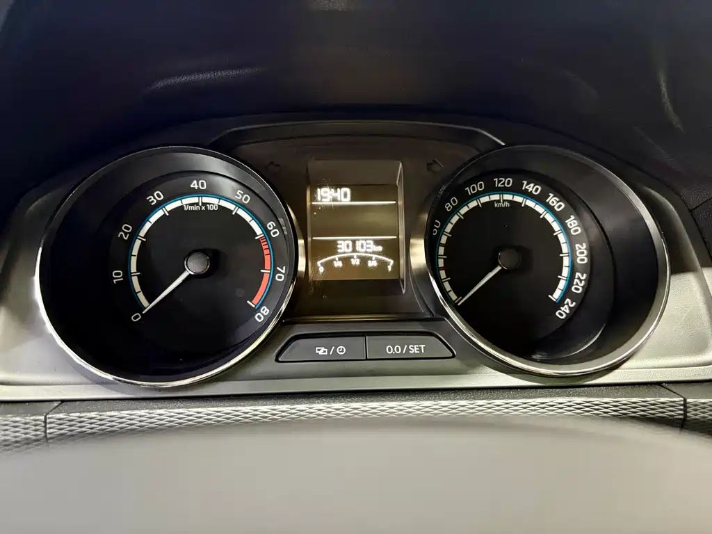 Komic 2022 1.5L automatic comfort version купить на сайте DeffCars