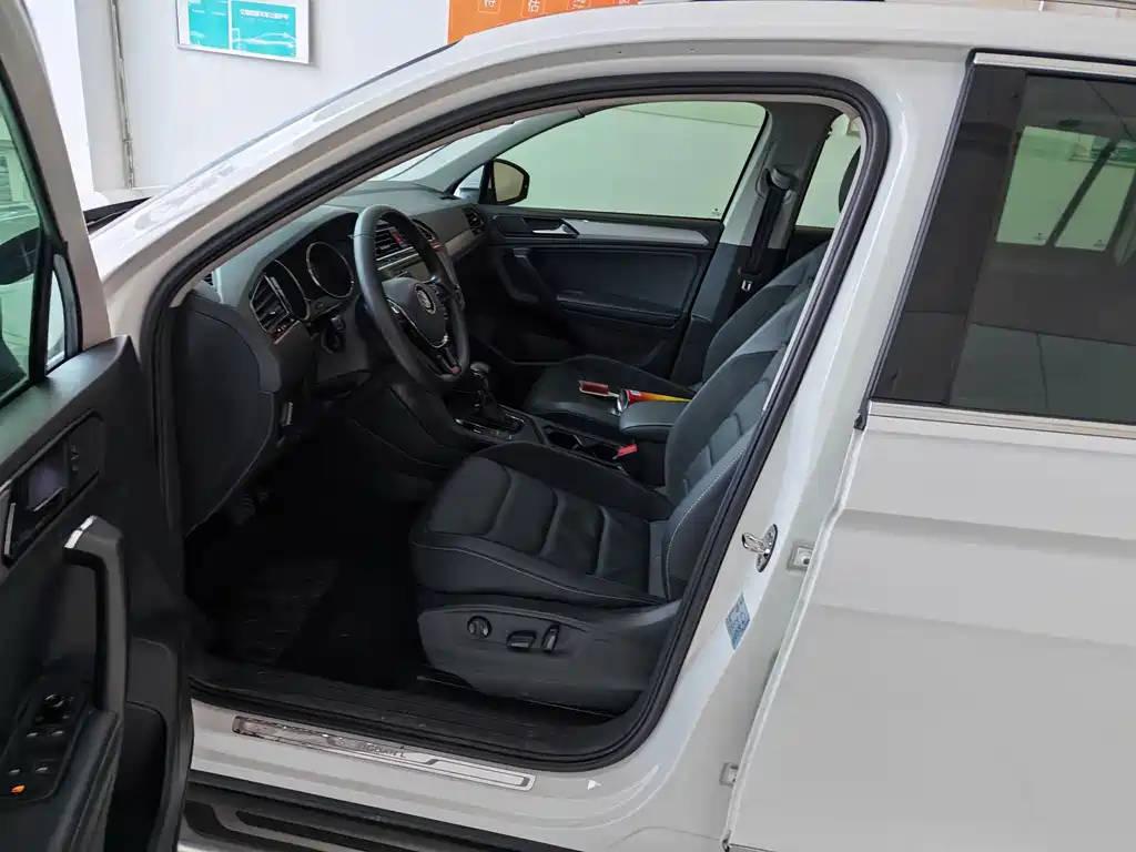 Tiguan L 2018 330TSI automatic two-wheel drive luxury version купить на сайте DeffCars
