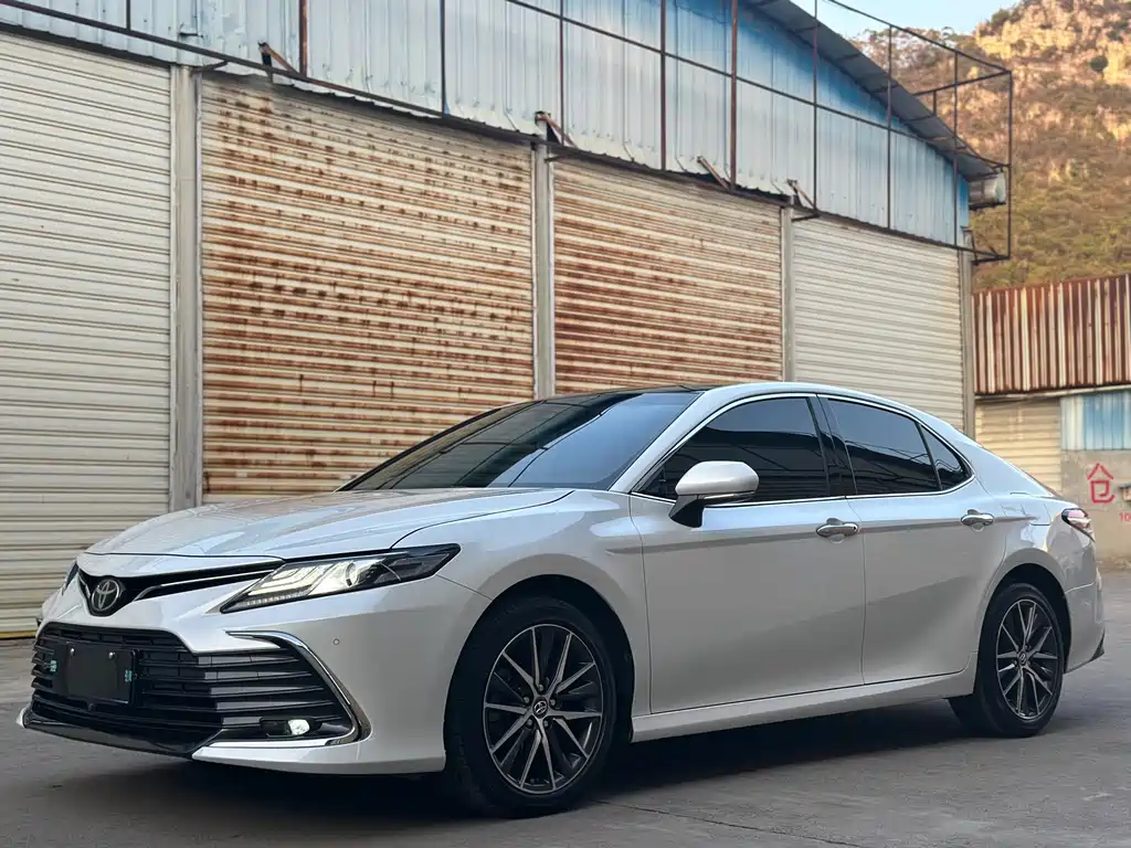 Camry 2023 2.5G Deluxe Edition купить на сайте DeffCars