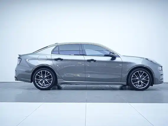 Lynk & Co 03 2021 1.5TD DCT Champion Edition купить на сайте DeffCars