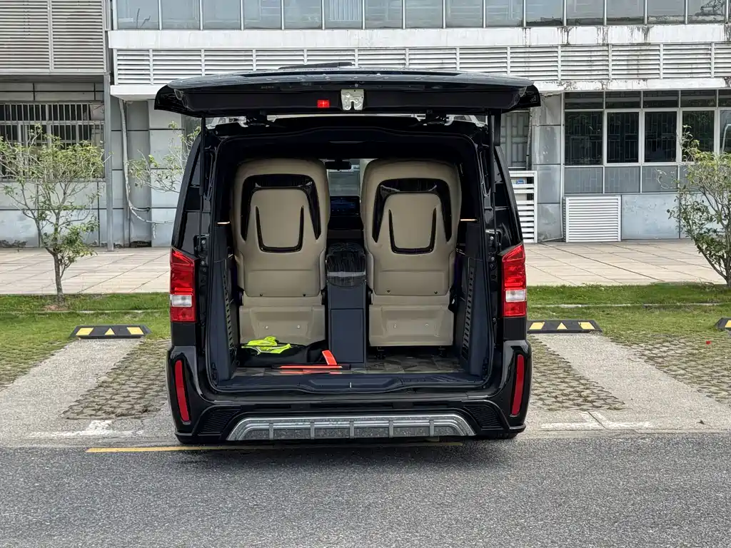 Vito 2021 2.0T Business Edition 7 seats купить на сайте DeffCars