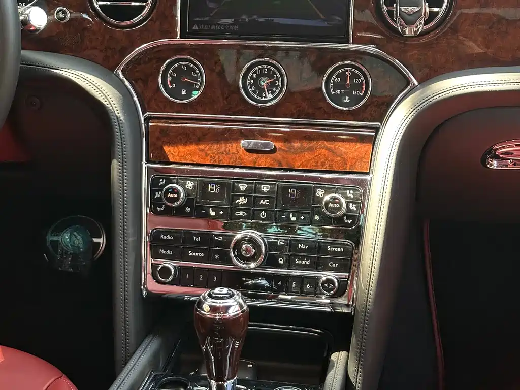Mulsanne 2017 6.8T long wheelbase version купить на сайте DeffCars