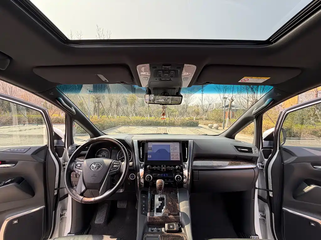 Wilfa 2023 Crown Dual Engine 2.5L HV Extreme Edition купить на сайте DeffCars