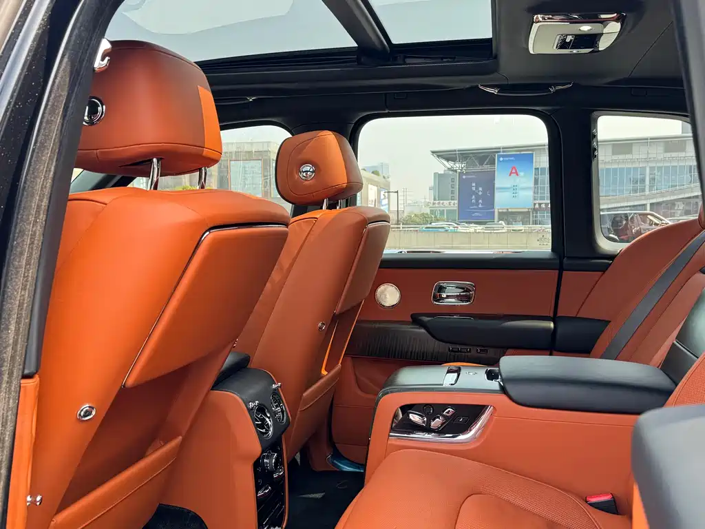 Cullinan 2018 four-seat version купить на сайте DeffCars