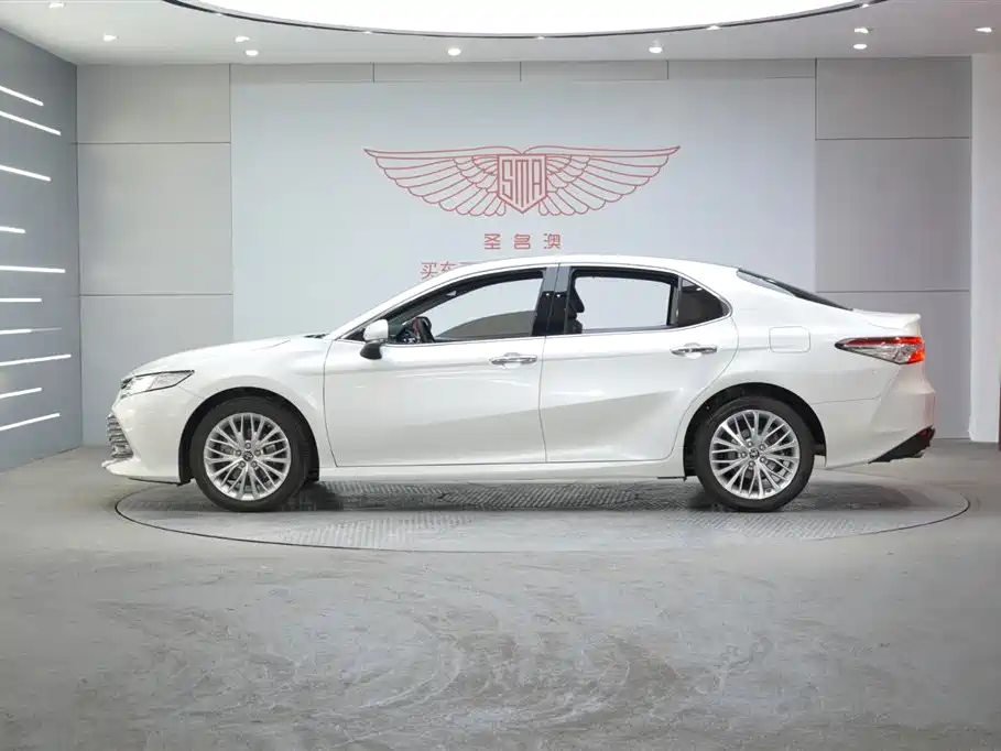 Camry 2019 2.5G Deluxe Edition National V купить на сайте DeffCars