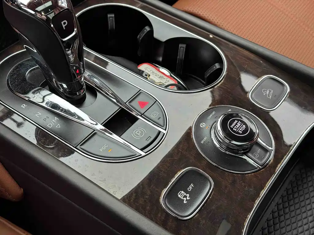 Bentayga 2018 4.0T V8 купить на сайте DeffCars