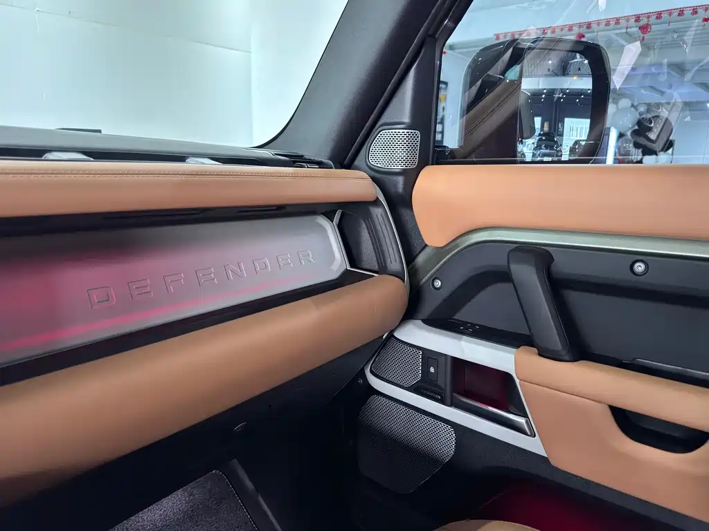 Land Rover Defender 2023 130 3.0T P400 HSE купить на сайте DeffCars