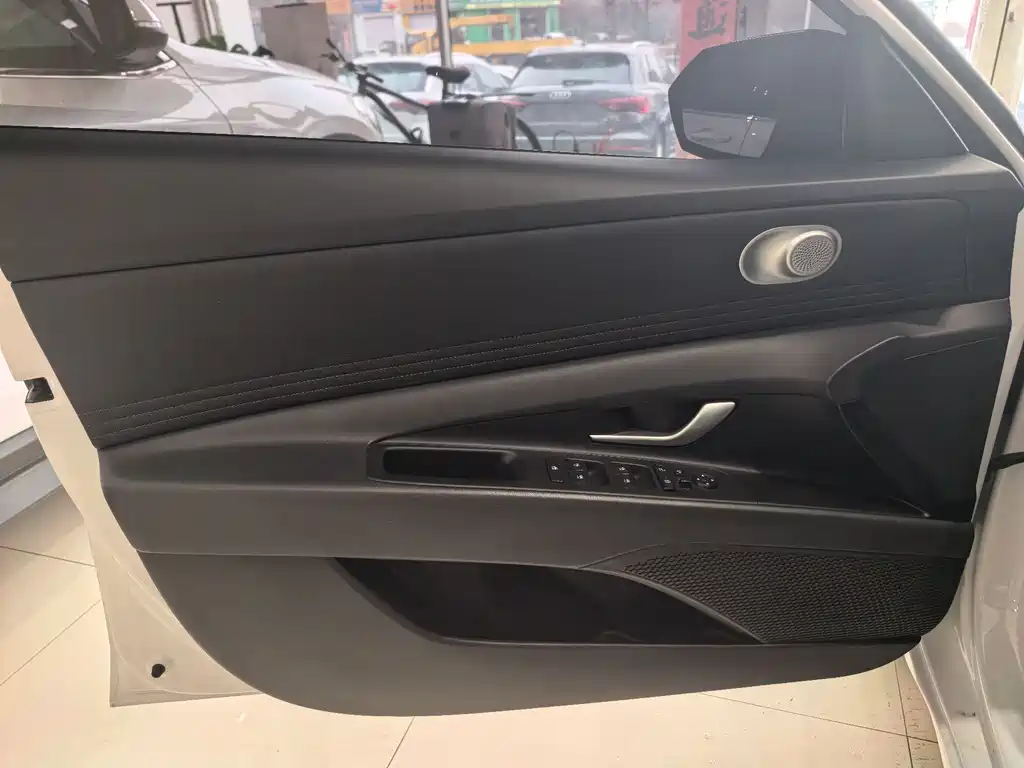 Elantra 2022 1.5L CVT 20th anniversary model купить на сайте DeffCars