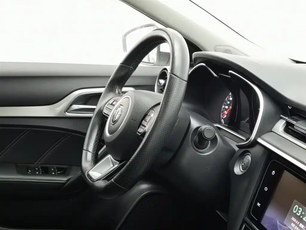 MG6 2017 20T Manual Luxury Smart Connected Edition National V купить на сайте DeffCars