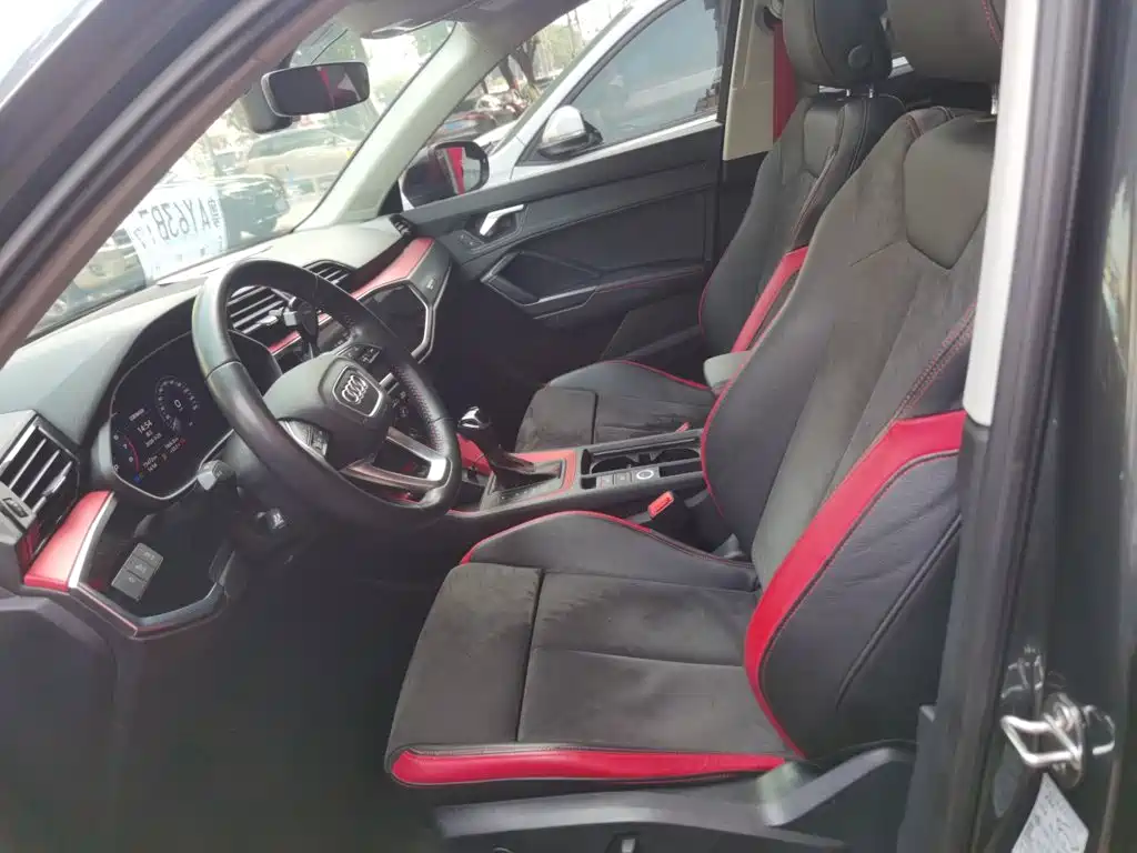 Audi Q3 2019 35 TFSI aggressive and dynamic купить на сайте DeffCars