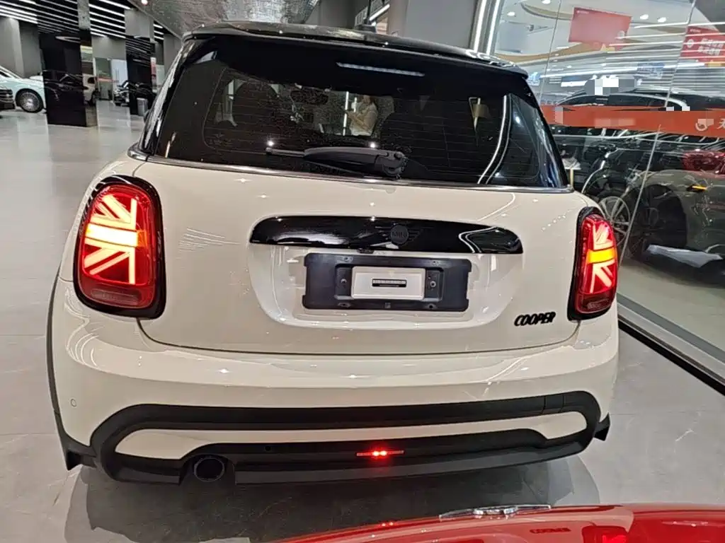 Mini 2023 1.5T Cooper Artist купить на сайте DeffCars