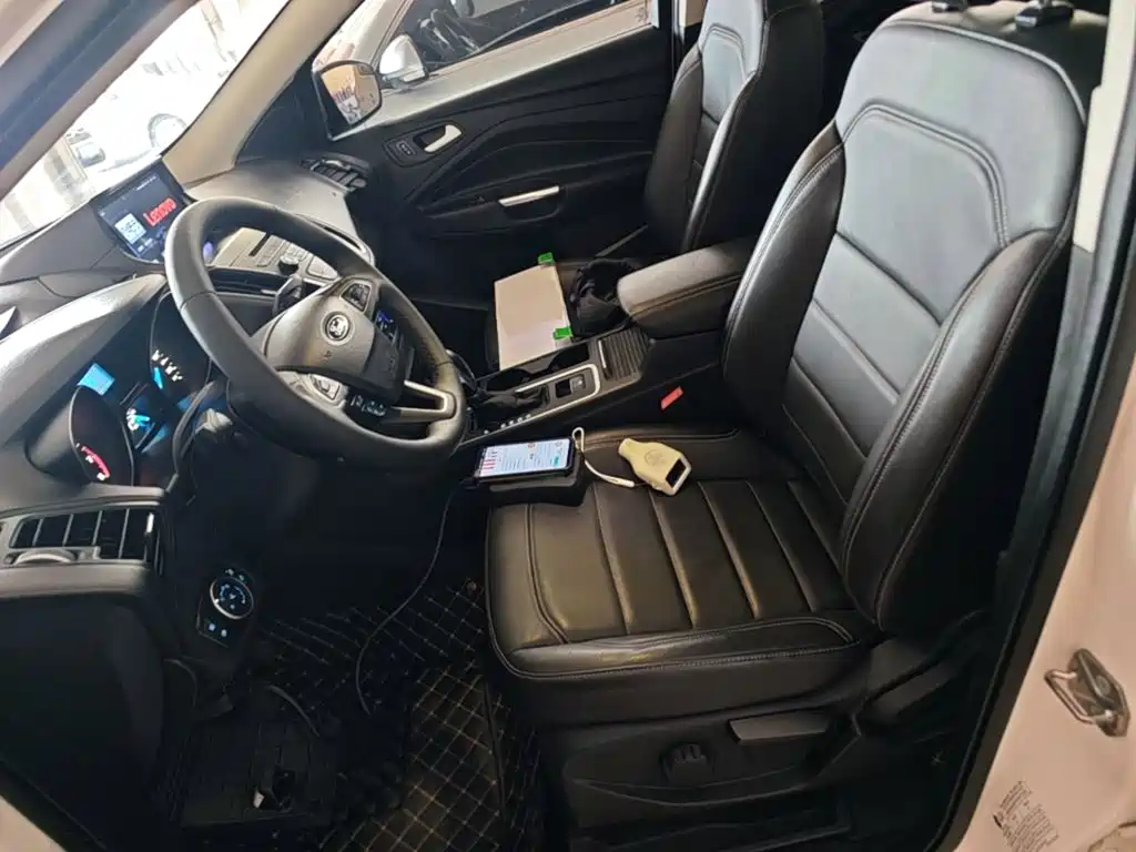 Escape 2018 EcoBoost 180 two-wheel drive platinum airfoil купить на сайте DeffCars